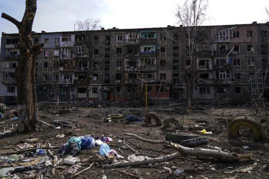 Ukraine latest updates: Thousands seek evacuation from Mariupol